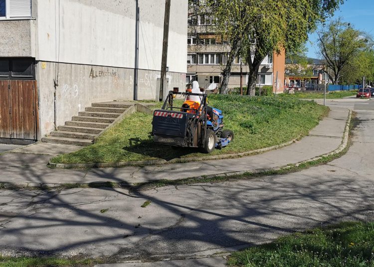 Képek: szerdán sem tétlenkedett a városfejlesztő