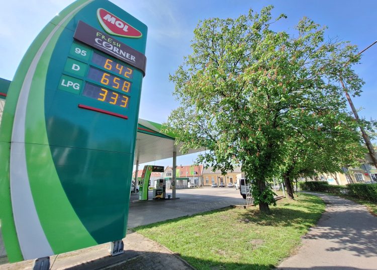 Olcsóbb lesz néhány forinttal az üzemanyag péntektől
