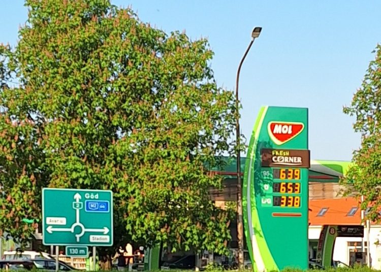 Olcsóbb lesz néhány forinttal az üzemanyag péntektől