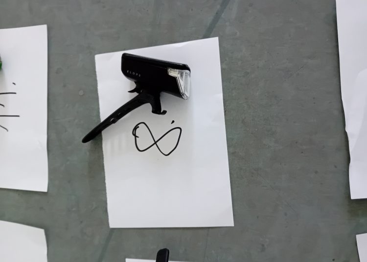 Kerékpárokról lopott lámpák tulajdonosait keresik a váci rendőrök