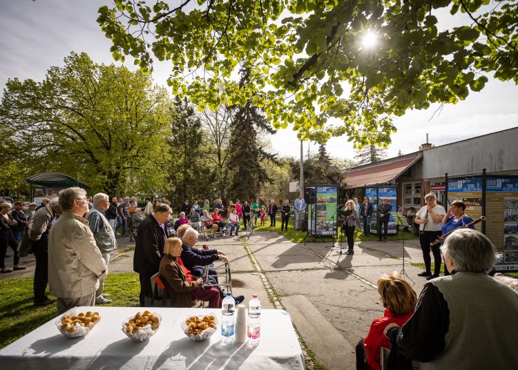 Galéria: sokan érkeztek a Deákvár 125 kiállítás megnyitójára