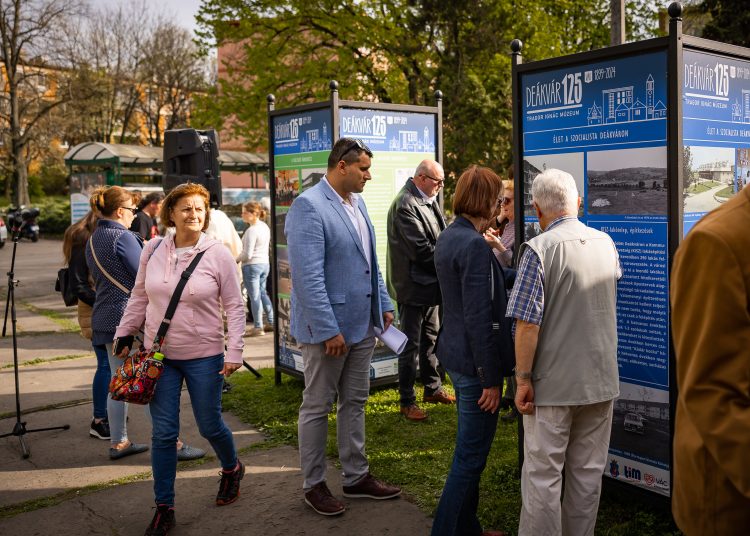 Galéria: sokan érkeztek a Deákvár 125 kiállítás megnyitójára