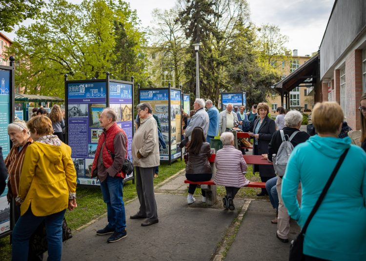 Galéria: sokan érkeztek a Deákvár 125 kiállítás megnyitójára