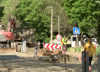 A befejezéshez közelít a Deákvári főtér felújítása