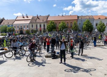 Rengeteg fiatal bringás: ilyen volt a Tour de Vác (fotógaléria)