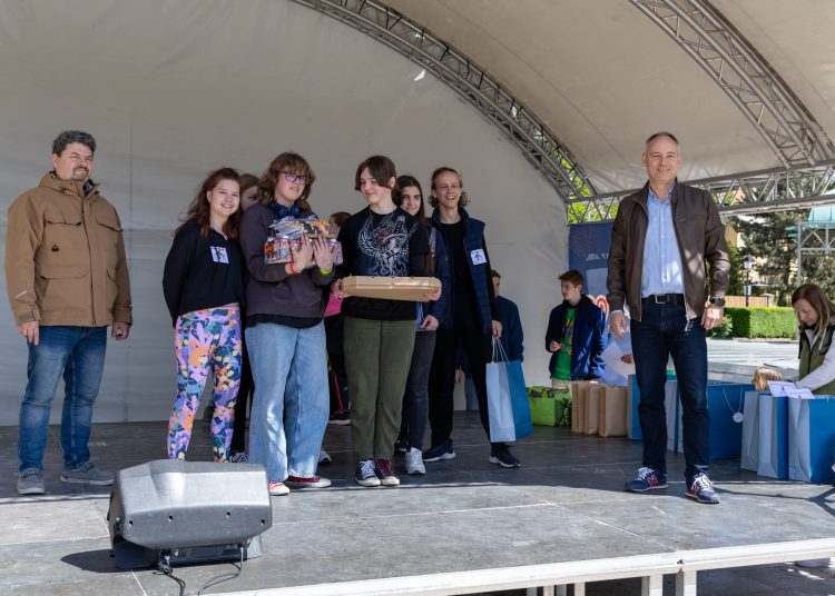 Rengeteg fiatal bringás: ilyen volt a Tour de Vác (fotógaléria)