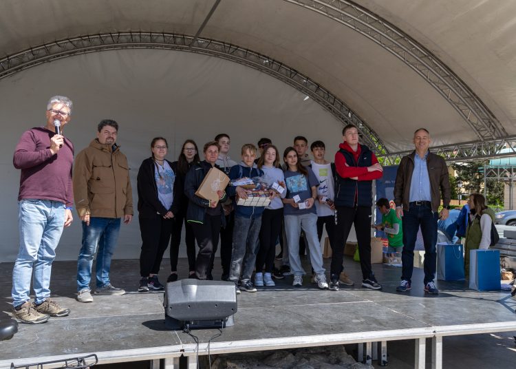 Rengeteg fiatal bringás: ilyen volt a Tour de Vác (fotógaléria)