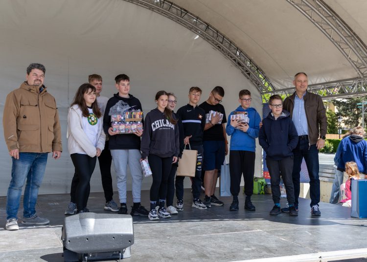 Rengeteg fiatal bringás: ilyen volt a Tour de Vác (fotógaléria)