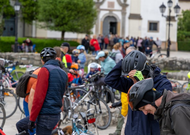 Kerékpárosok lepték el Vácot (képgaléria)