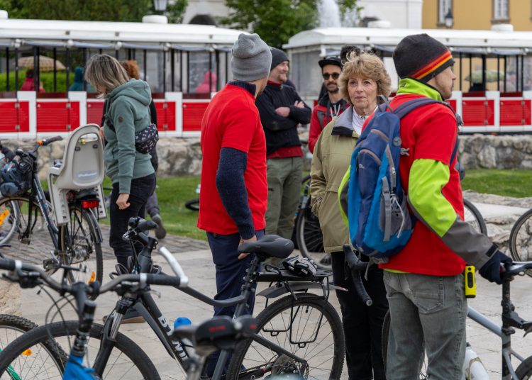 Kerékpárosok lepték el Vácot (képgaléria)