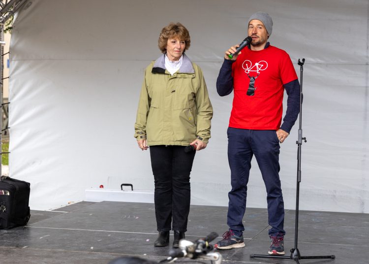 Kerékpárosok lepték el Vácot (képgaléria)