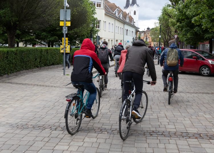 Kerékpárosok lepték el Vácot (képgaléria)