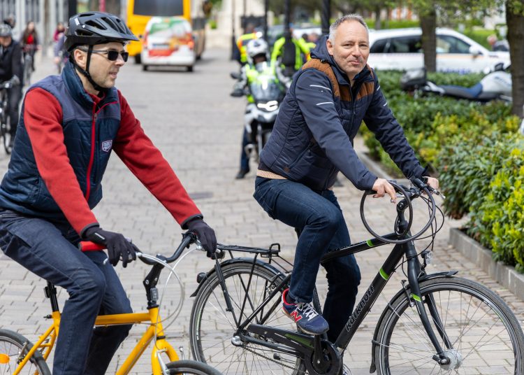 Kerékpárosok lepték el Vácot (képgaléria)