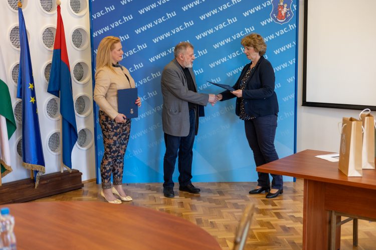 Dr. Horváth Ferencet és Misik-Nagy Ritát a Városházán fogadta a polgármester