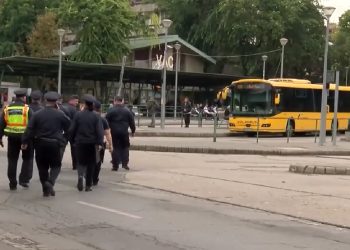 Ismét eljárás indult a férfi ellen, aki tavaly két alkalommal szúrta ki egy rendőrautó kerekeit