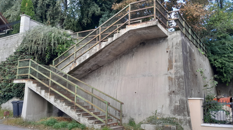 Felújítják a Végh Dezső utcai lépcsősort