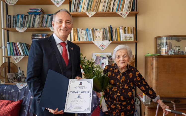 Vác városa köszöntötte a szépkorú Csugányi Antalnét