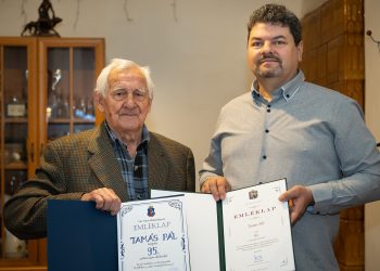 A város köszöntötte a szépkorú Tamás Pált