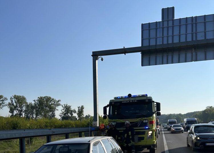 Újabb karambol az M2-esen