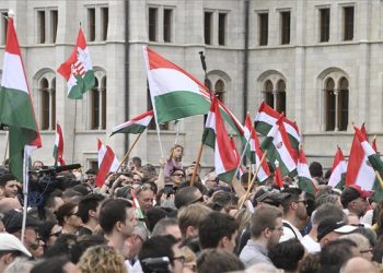 Az elmúlt évtized legnagyobb tüntetését hozta össze Magyar Péter