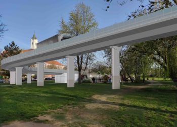 Az Összefogás képviselői tiltakoznak amiatt, hogy a kormányzat ráeresztené Vácra az új híd forgalmát