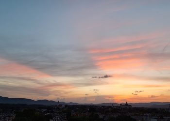 Záporos, zivataros hét következik