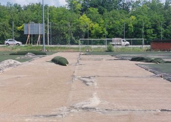 Galéria: zajlik a szérűskerti műfüves pálya felújítása