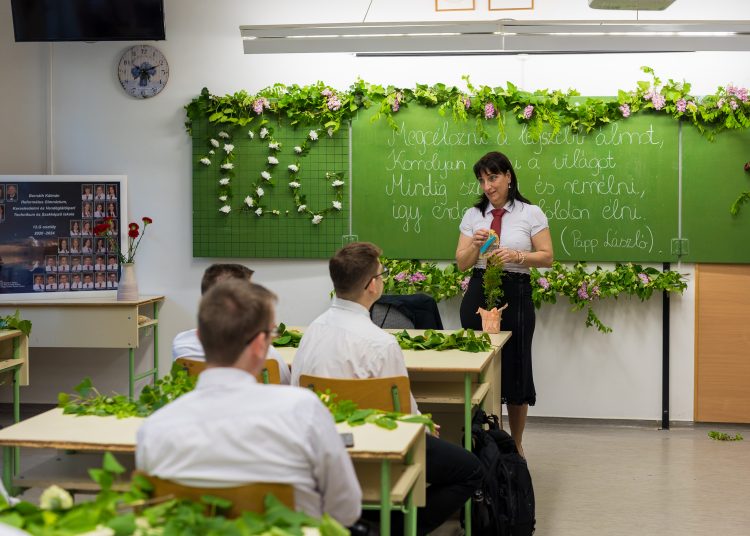 Galéria: így ballagtak a váci diákok