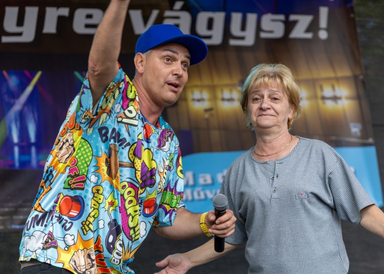 Rég nem látott tömeg a KRESZ parkban; Deákvár családi nappal ünnepelte 125. születésnapját (fotógaléria)