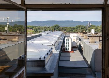 Csapadék- és porminták elemzésével méri a váci önkormányzat a gödi akkugyár légszennyezését