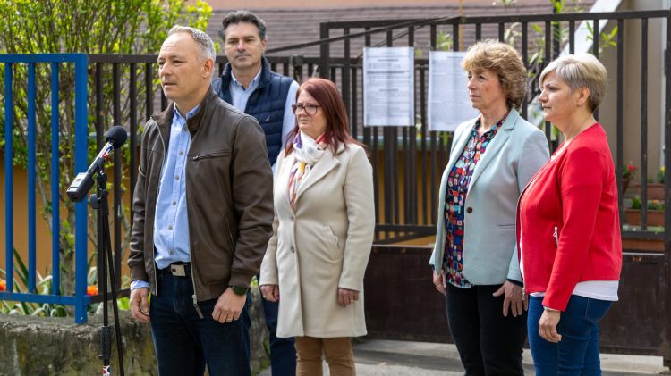 Energetikai fejlesztések mellett játékokat is vásárolt a gyermekeknek a városvezetés