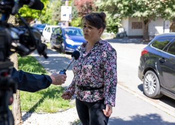 Furcsa anomáliák Vácon – Eltűntek az ellenzéki képviselő plakátjai