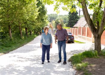 Teljes hosszában felújították a kisváci Horgász köz úttestjét