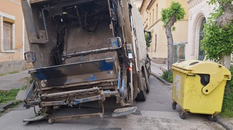 Beszakadt az úttest a Gasparik utcában