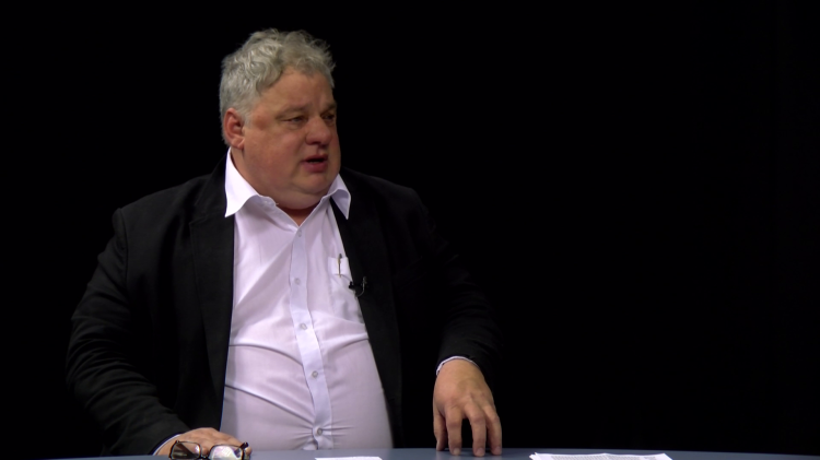 Ingyenessé tenné a tömegközlekedést a korábbi kormánypárti polgármester