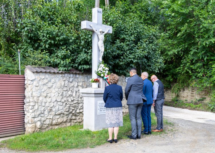 Váci megemlékezés a nemzeti összetartozás napján