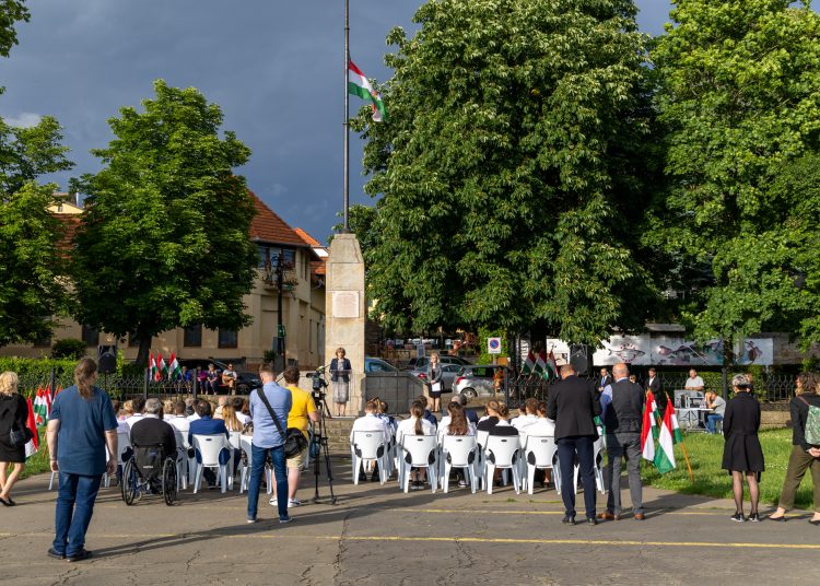 Váci megemlékezés a nemzeti összetartozás napján