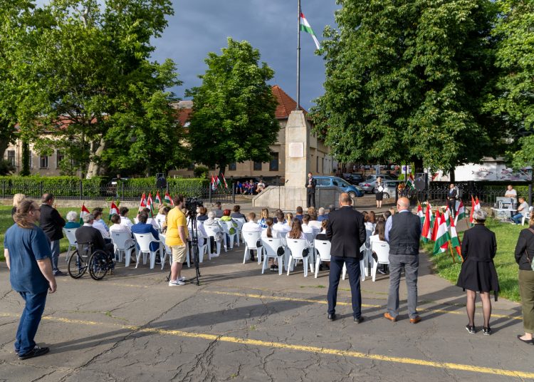 Váci megemlékezés a nemzeti összetartozás napján