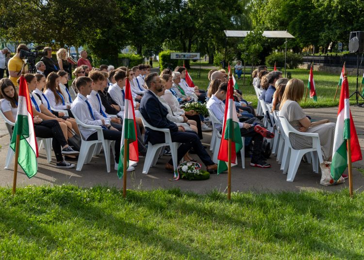 Váci megemlékezés a nemzeti összetartozás napján