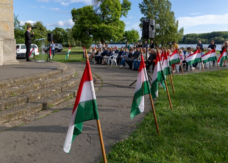 Váci megemlékezés a nemzeti összetartozás napján