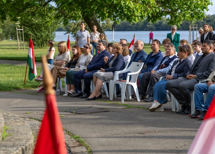 Váci megemlékezés a nemzeti összetartozás napján