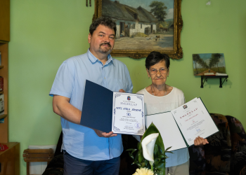 Szeretettel köszöntjük a szépkorú Vitéz Attila Józsefnét