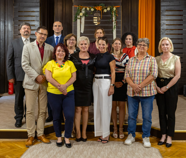 A váci védőnőket, iskolaorvosokat köszöntötték