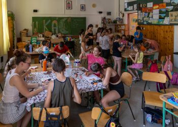 Javában zajlik a gyermektábor