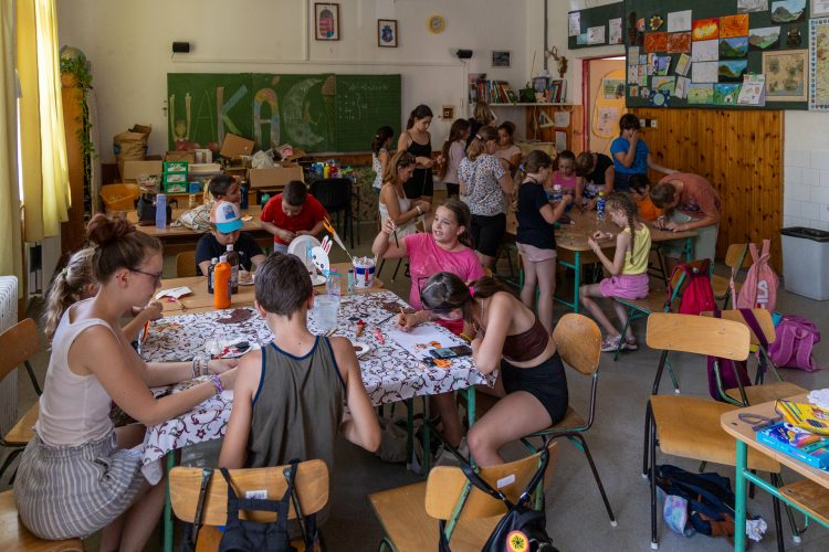 Javában zajlik a gyermektábor