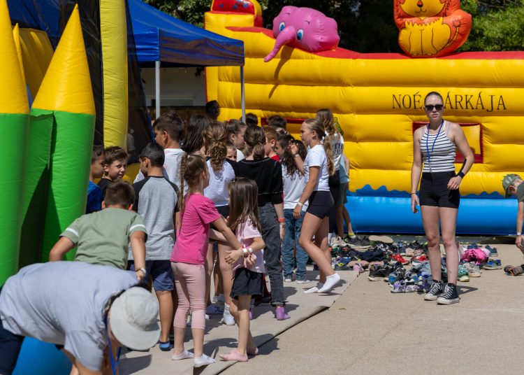 Mosolyogva zajlik a Mosolyhét tábor (fotógaléria)