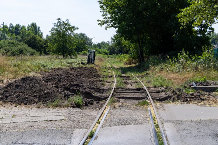 A Kormányhivatal egyeztetne, közben a kivitelező már dolgozik az iparvágánynál