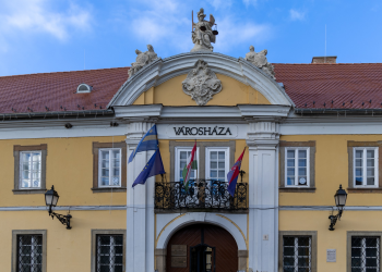 Az Emberi Kapcsolatok Bizottságának júliusi döntéseiről
