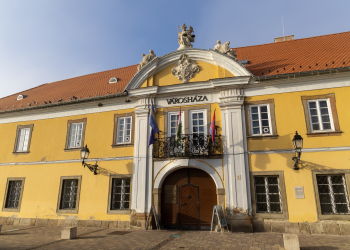 A Pénzügyi-Ügyrendi Bizottság júliusi üléséről