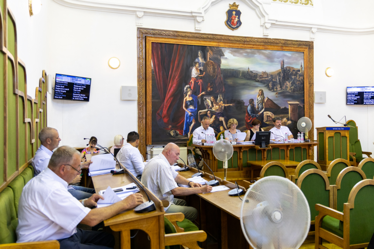 Tájékoztató a júliusi testületi határozatokról